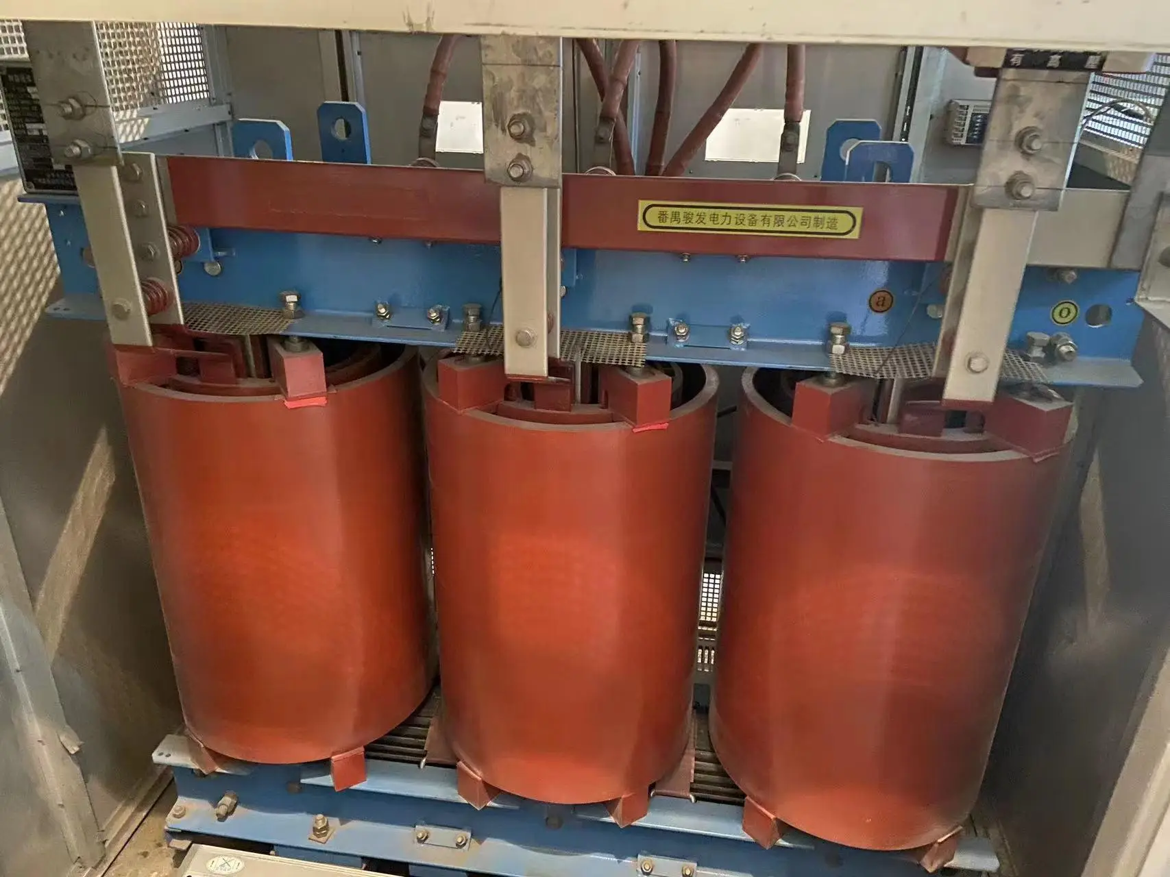 舊變壓器回收就選深圳市鑫進(jìn)發(fā)再生資源回收有限公司，專業(yè)回收多類變壓器，價(jià)格合理服務(wù)優(yōu)